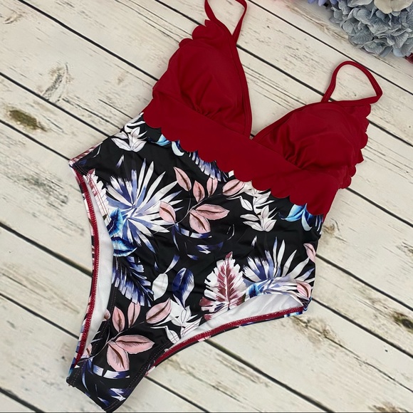 Sexy Ruffled Low Cut Red Tropical Push Up Swimsuit - Picture 7 of 16